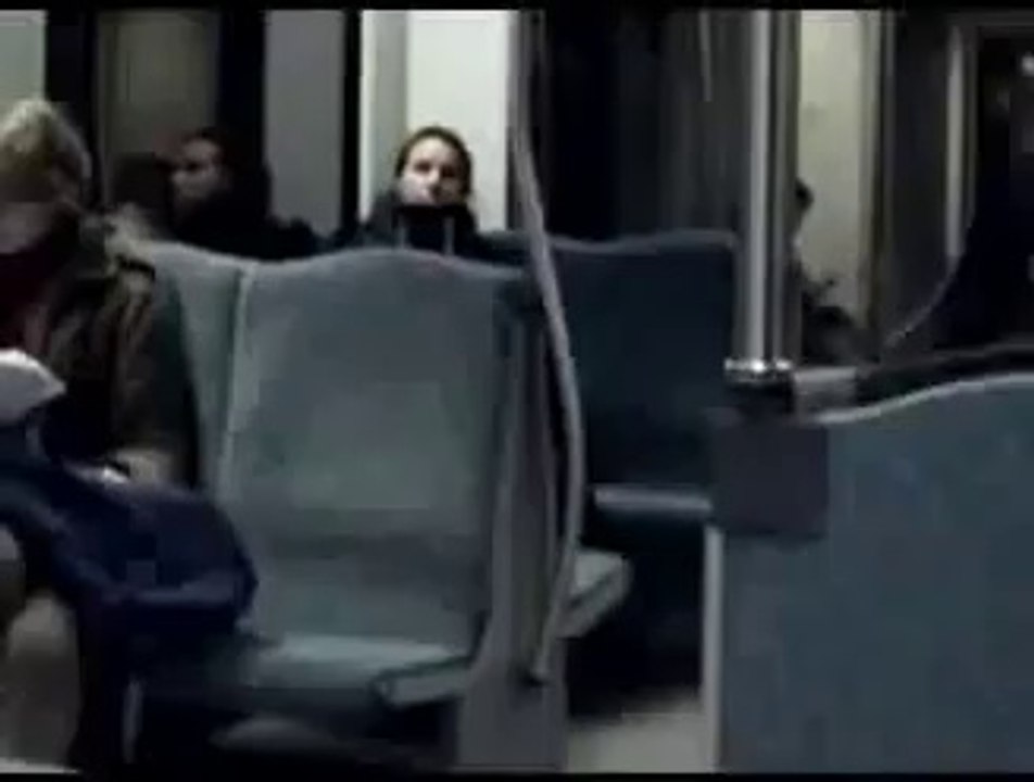 Comment calmer un p'tit con qui agresse les gens dans le métro !!