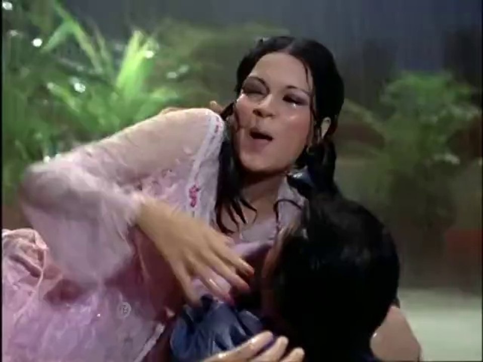 Bheegi Bheegi Raton Mein, Zeenat Aman, Rajesh Khanna [Lata, Kishore] - Ajnabee HQ -