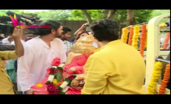 Ganpati Visarjan Of Sonali Bendre