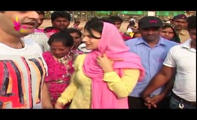 Ganpati Visarjan - Ameesha Patel