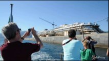 Il relitto della Concordia diventa un business turistico: tour in battello per vedere da vicino