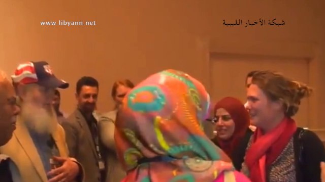 إعتناق نصرانية للاسلام على يد الشيخ يوسف استس ( مترجم )