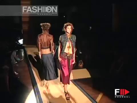 Gianfranco Ferré Spring Summer 2006 Milan 2 of 4 by Fashion Channel
