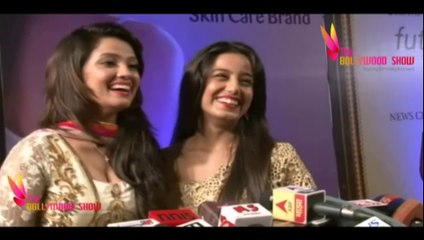 Indain Model has MAJOR Wardrobe Malfunction - TAKE A LOOK