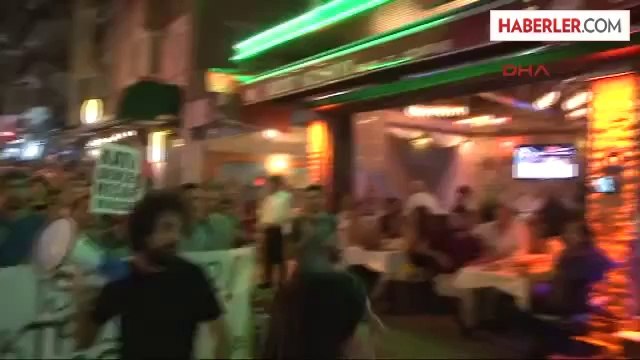 Kadıköy'de Sarısülük Davası Kararı Protesto Edildi