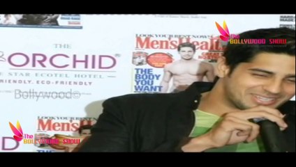 Siddharth Malhotra Shows His Six Pack Abs