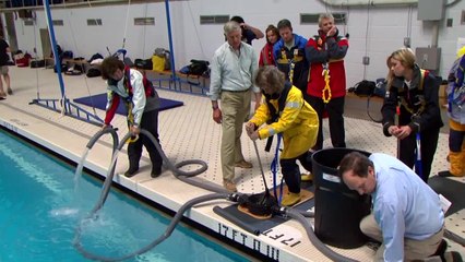 Using a Manual Bilge Pump