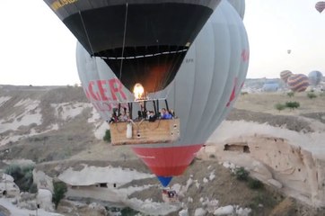 GIOV.21-8-14 TURCHIA: LE MONGOLFIERE ALL'ALBA IN CAPPADOCIA, LE CITTA' SOTTO TERRA E TIPICI PAESAGGI.
