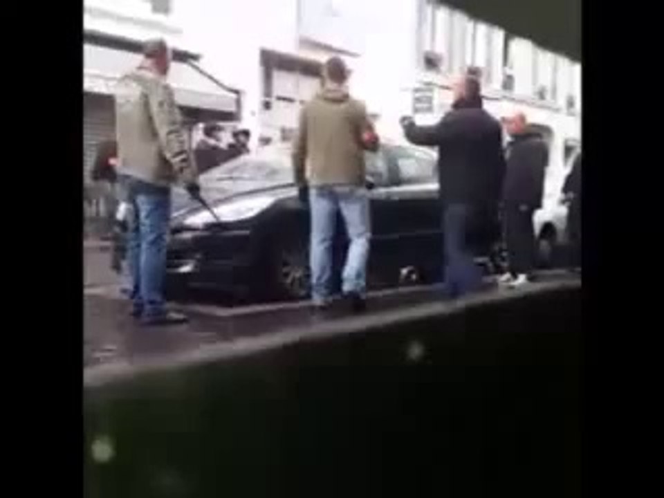 Quand la LDJ et la Police chargent ensemble
