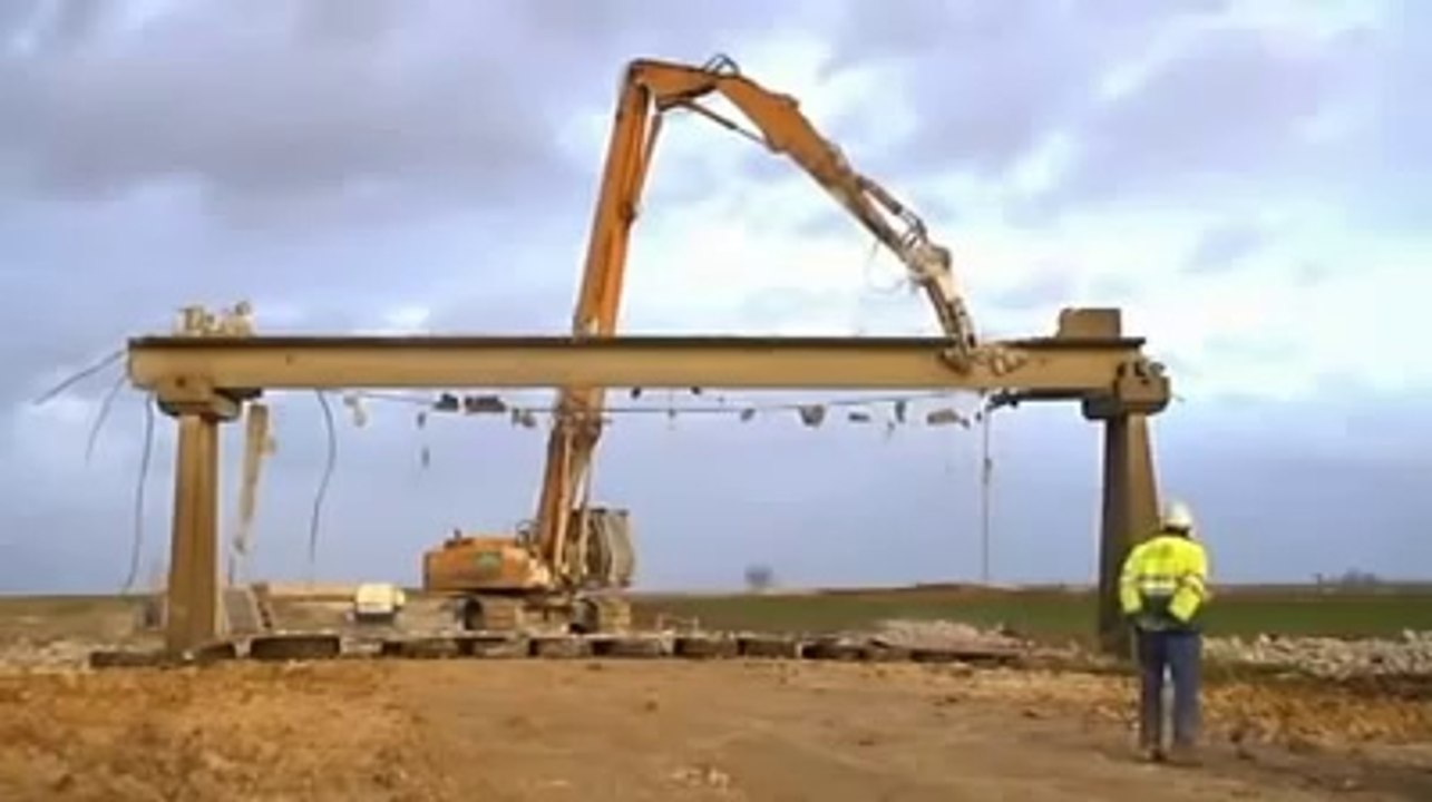 Isırıp Yerle Bir Ediyor