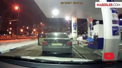 Kadın Sürücülerin Benzin İstasyonuyla İmtihanı