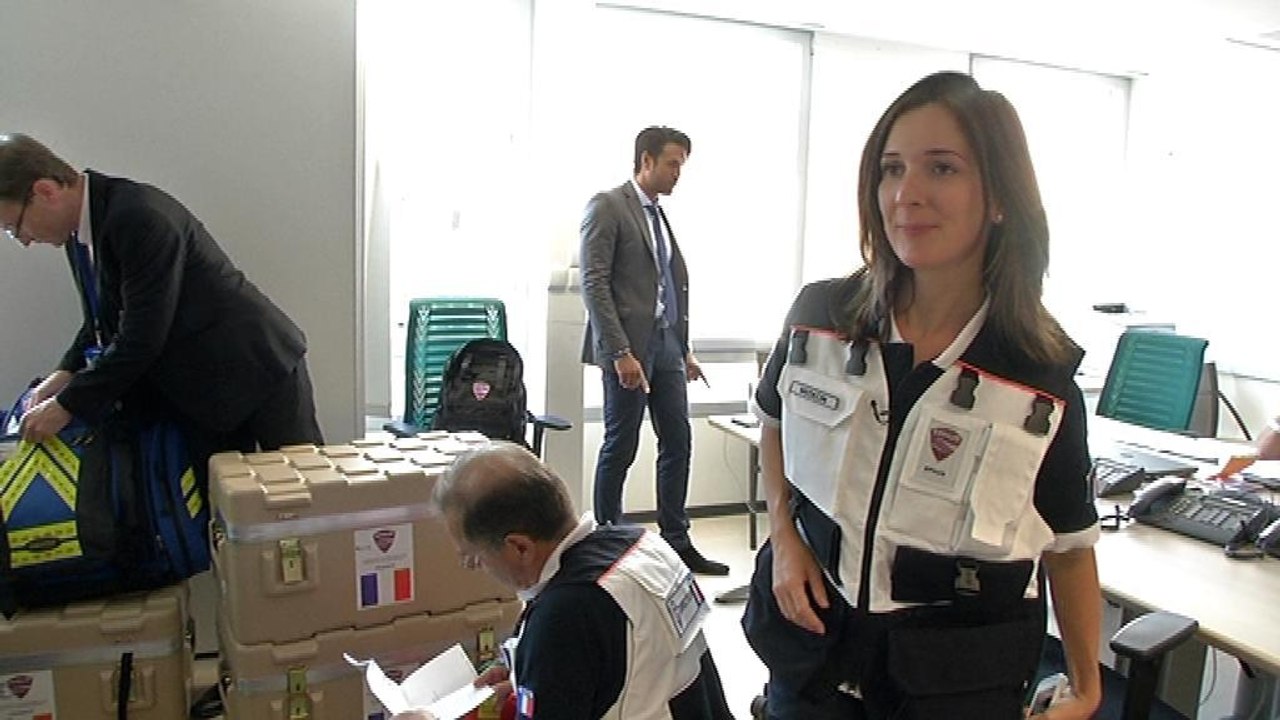 Des médecins volontaires français partent combattre Ebola