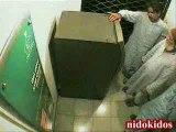 Bank ATM Robbery in karachi Pakistan - (RisingFormuli1)