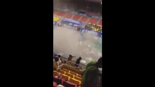 Crazy accident in vietnam : Badminton Stadium Collapsed!!