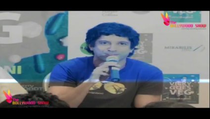 Farhan Akhtar @ Chef Vicky Ratnani's Book Vicky Goes Veg Launch !