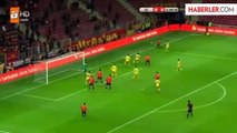 Sabri Sarıoğlu ve Eboue Galatasaray'ın Avrupa Kadrosunda Yok