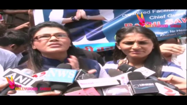 Rakhi Sawant's Social Work - Distributes Dustbins to Needy People