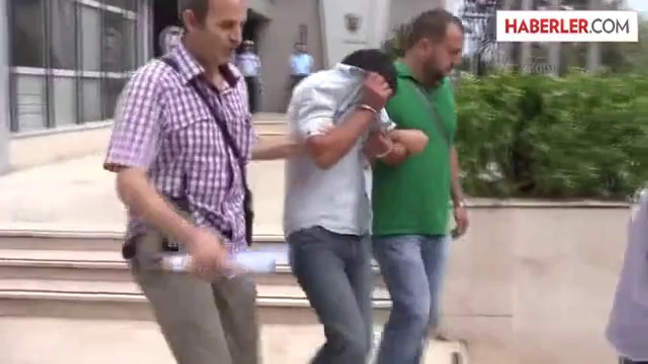 Sahte kimlikle kredi çektiler, feribotta yakalandılar