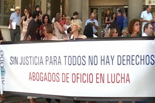 Abogados protestan contra Ley de Justicia Gratuita