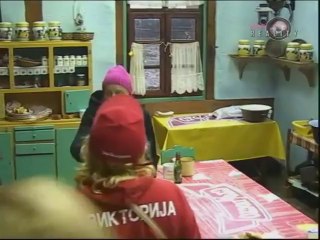 Viktorija vs. Sandra - Farma 2009
