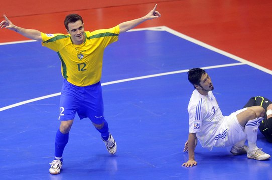 Top 5: Relembre cinco lances sensacionais de Falcão nas quadras