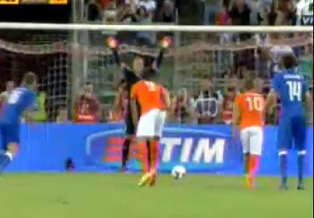 GOL de Daniele De Rossi de penal. Italia 2-0 Holanda