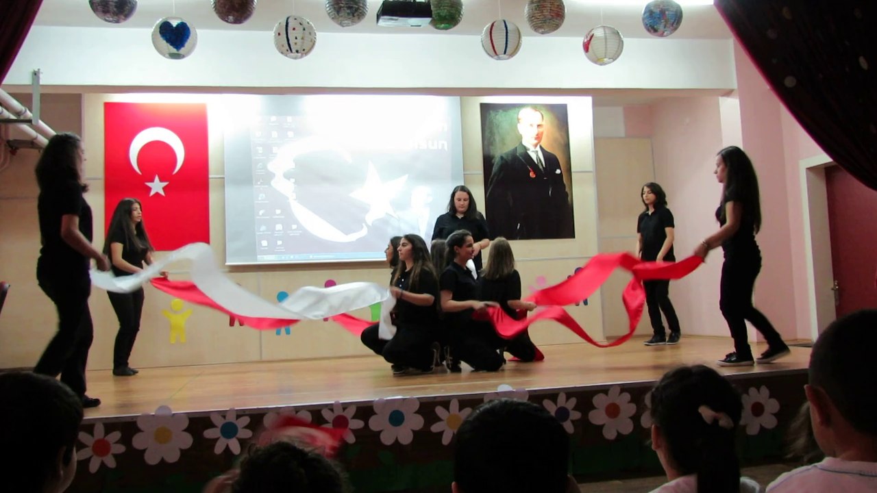 Mediha Engizer K.T.M.L Anaokulu 23 Nisan Gösterisi (10. Yıl Marşı)