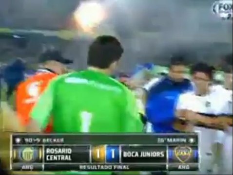 GOLAZO de tiro libre de Becker en el último minuto para el empate de Rosario Central sobre Boca Juniors.