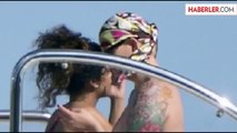 Rihanna Kız Arkadaşıyla Dudak Dudağa Yakalandı