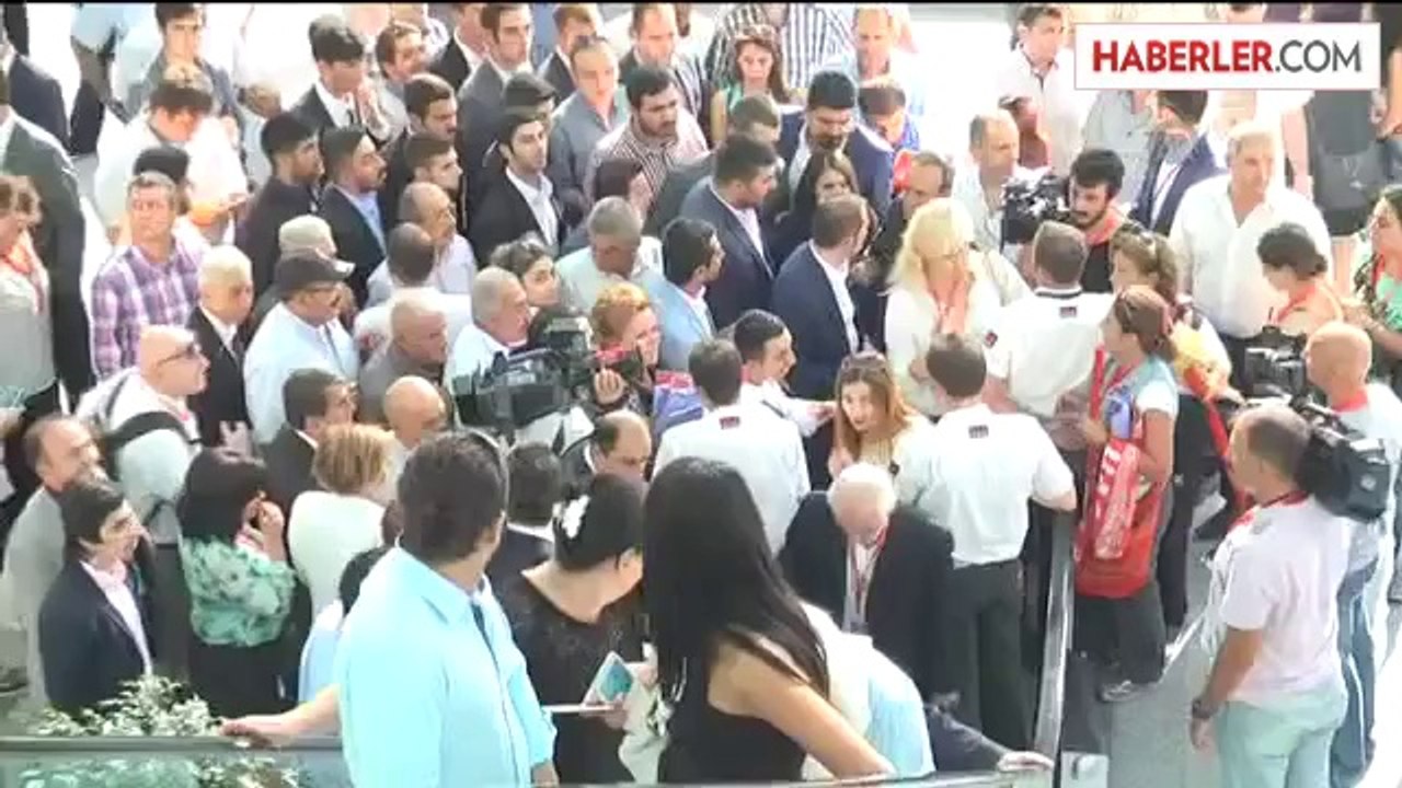 CHP 18. Olağanüstü Kurultayı - Girişler (2)