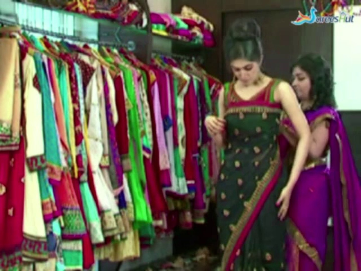 How to Wear a Sari in Gujrati Style