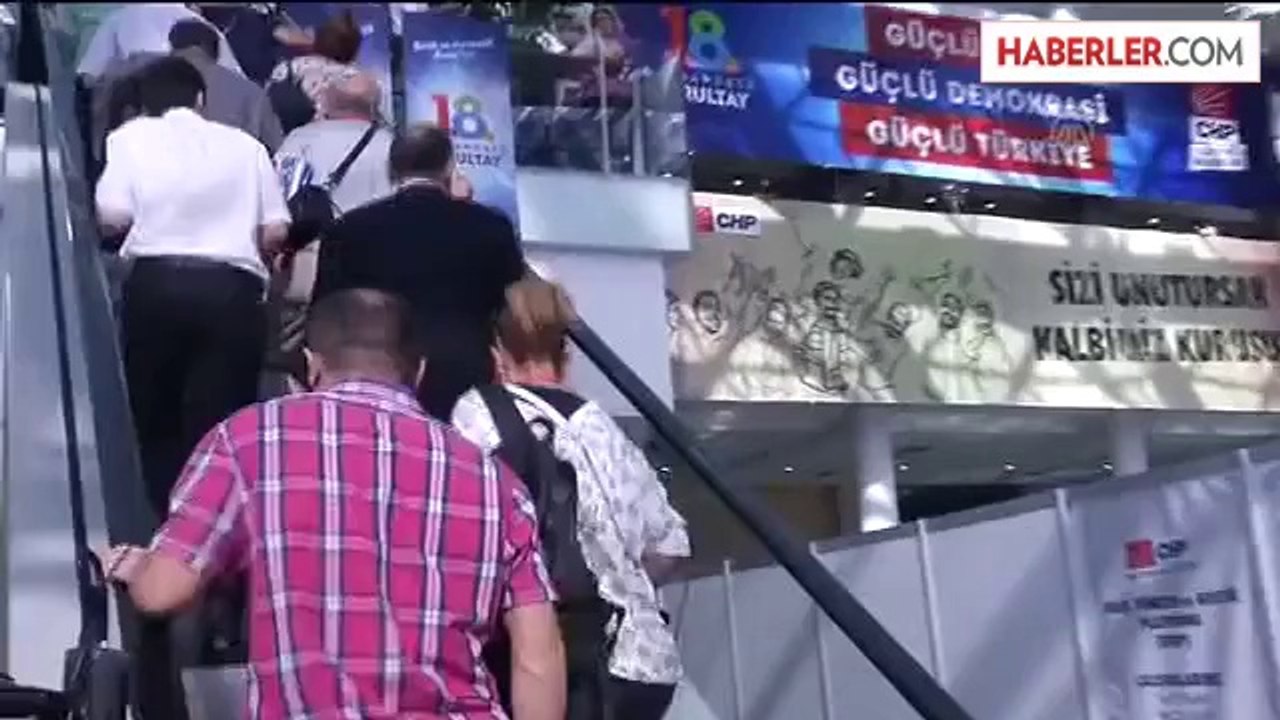 CHP 18. Olağanüstü Kurultayı - Girişler (3)