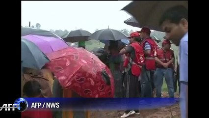 Inde: un bus emporté par les flots, craintes pour 50 passagers