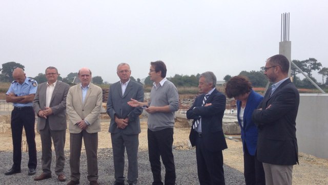 Pose de la première pierre de la caserne des pompiers