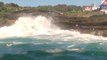 Des surfeurs se font avaler par des vagues géantes - Red Bull Cape Fear 2014