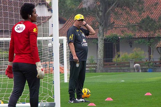 Vadão fala como é treinar a Seleção Feminina de Futebol