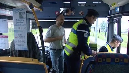 Les cars scolaires contrôlés au collège Lucie Aubras d'Isneauville (27)