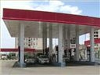 تطبيق قرار خفض أسعار المشتقات النفطية باليمن