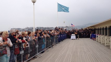 Jessica Chastain inaugure sa cabine de plage