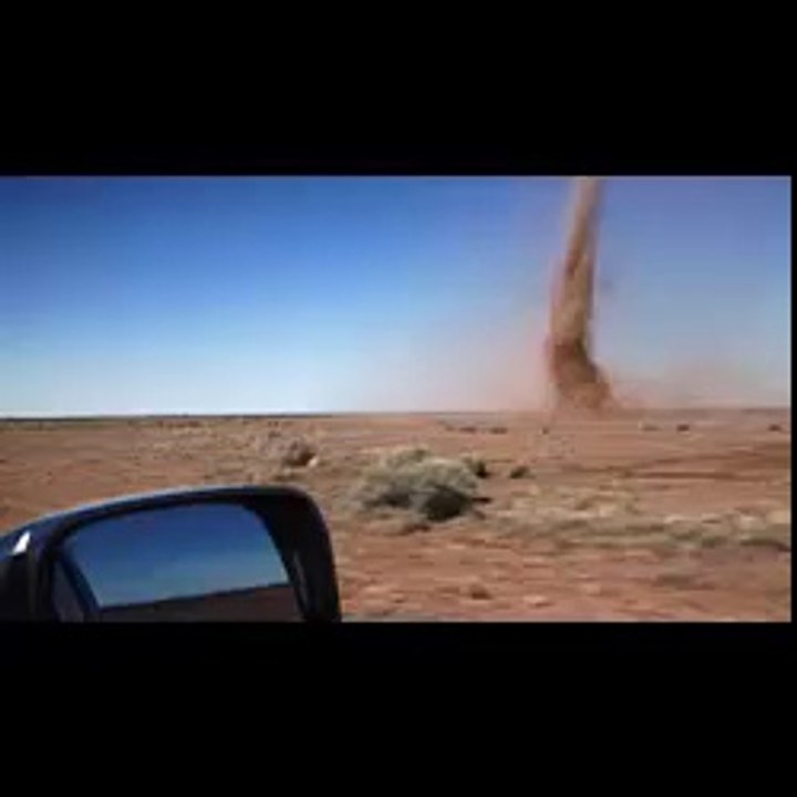 شاب يخاطر بحياته من أجل إلتقاط ”سيلفي” له