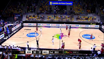 Mondial - Le buzzer beater impossible de Martinez