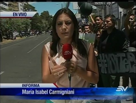 Empleados de telefónicas protestaron de negro contra rebaja de utilidades