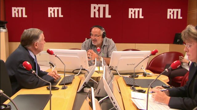 Alain Duhamel : L'alternative serait la dissolution, mais ce serait un suicide collectif pour les socialistes