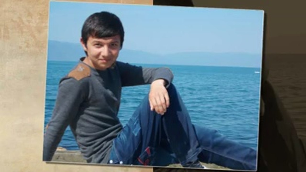 Giderkende AğLıyorum [PırFenaa] 2oı3