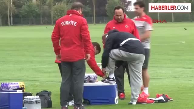 A Milli Futbolcu Tarık Çamdal İyi Bir Takımız, İyi Bir Hocamız Var. Hedefimiz 2016