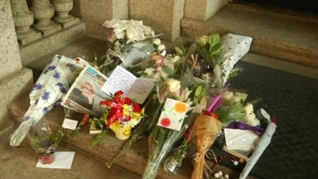 Fans mourn Rivers' death