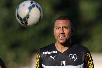 Manicini enaltece volante do Botafogo: 'Peça fundamental'