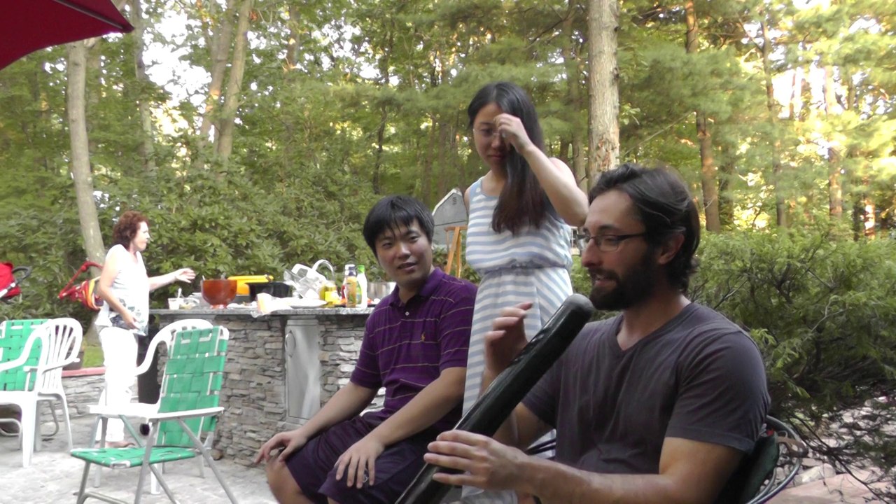 Keith plays his didgeridoo (2:01)