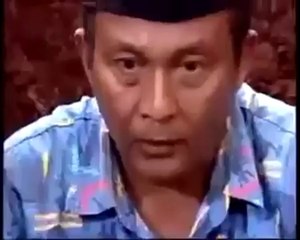 Incroyable des serpents qui sort dans les tombe l'or d'un enterrement