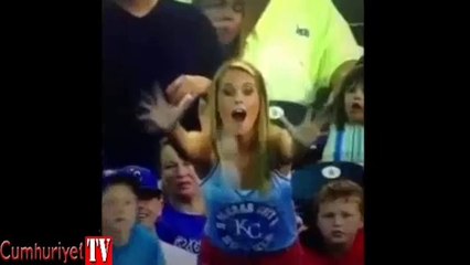 Üzerine gelen topu tutmak isterken...